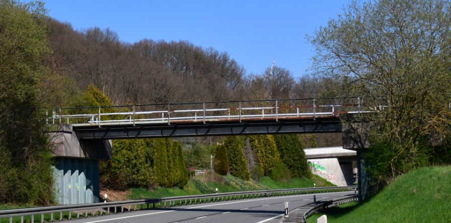 <strong>Brücke über die B 253</strong> (c) 2019 – Heimat- und Museumsverein